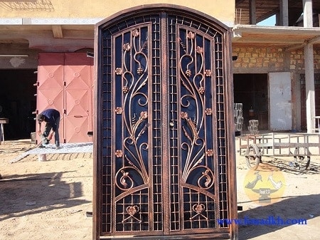 مشروع تصنيع ابواب حديد متنوعة والاتجار بها وارباح هائلة مشاريع صغيرة
